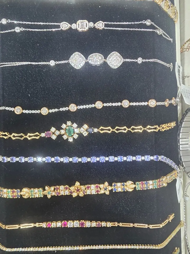 اساور مشكله مع الالماس والاحجار الطبيعيه