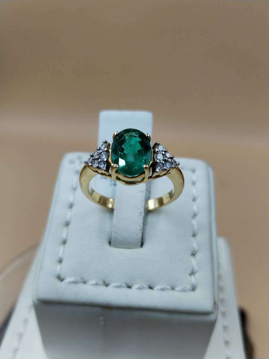 خاتم الماس مع حجر الزمرد الطبيعي