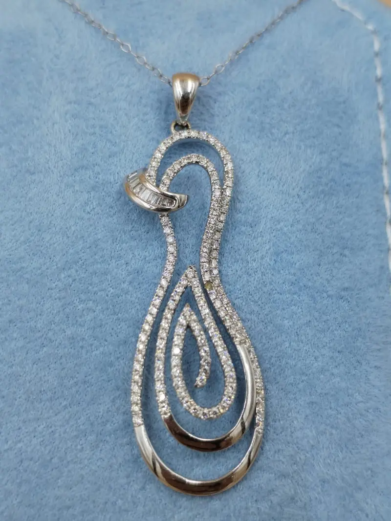 تعليقه الماس