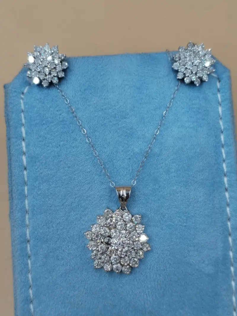 حلق وتعليقه الماس ديانه