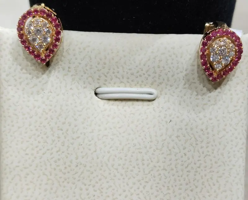 حلق الماس مع حجر الياقوت