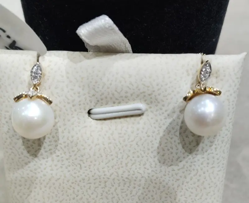 حلق الماس مع اللولو الطبيعي الزراعي