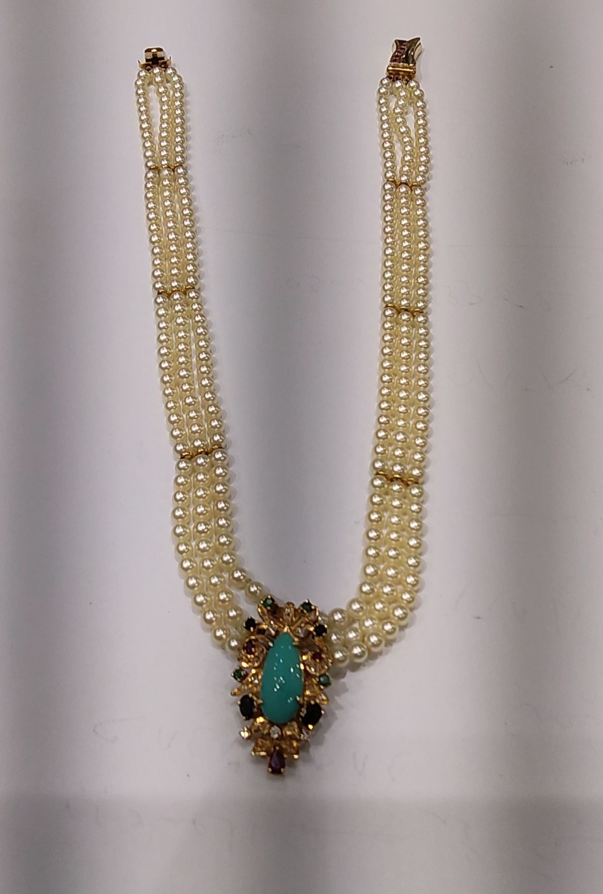 عقد لؤلؤ مع الماس