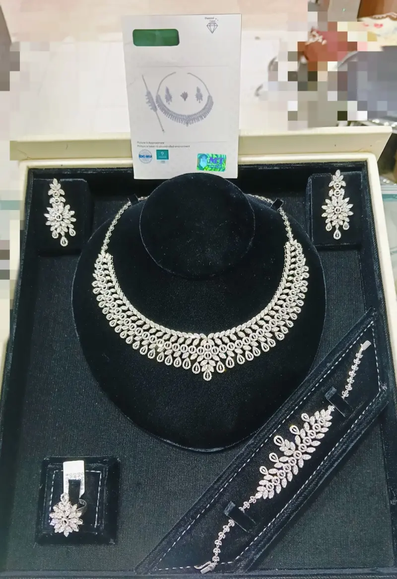 طقم ذهب وألماس