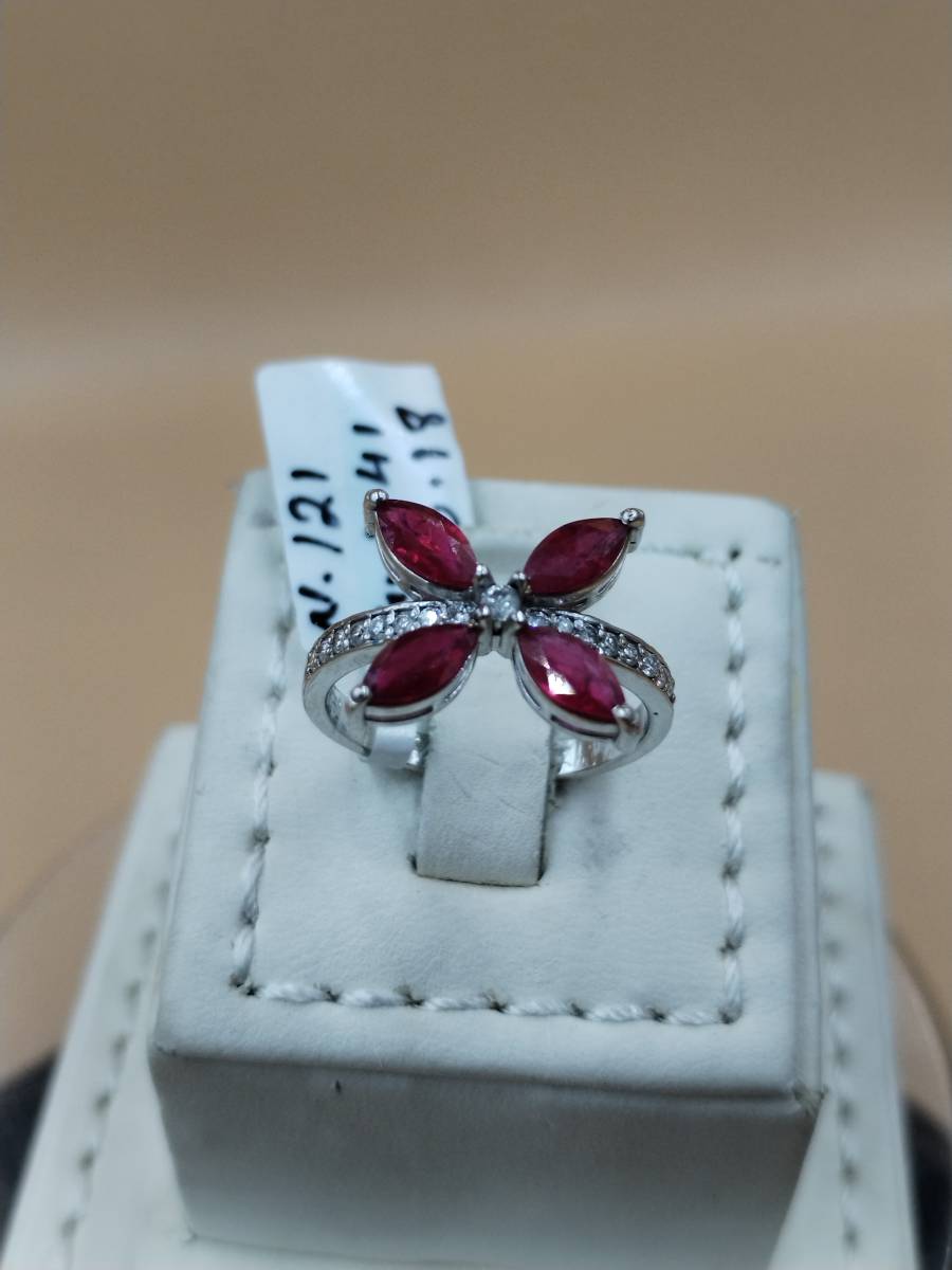 خاتم الماس مع حجر الياقوت